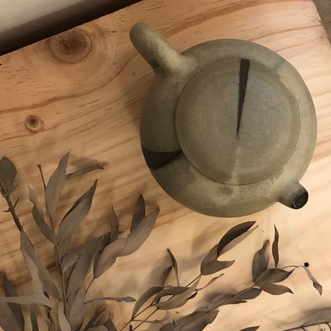 Théière grès noir émail sable