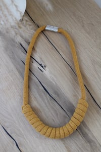 Image 4 of Spirál makramé nyaklánc