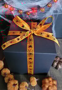 Image 2 of Gift Wrap