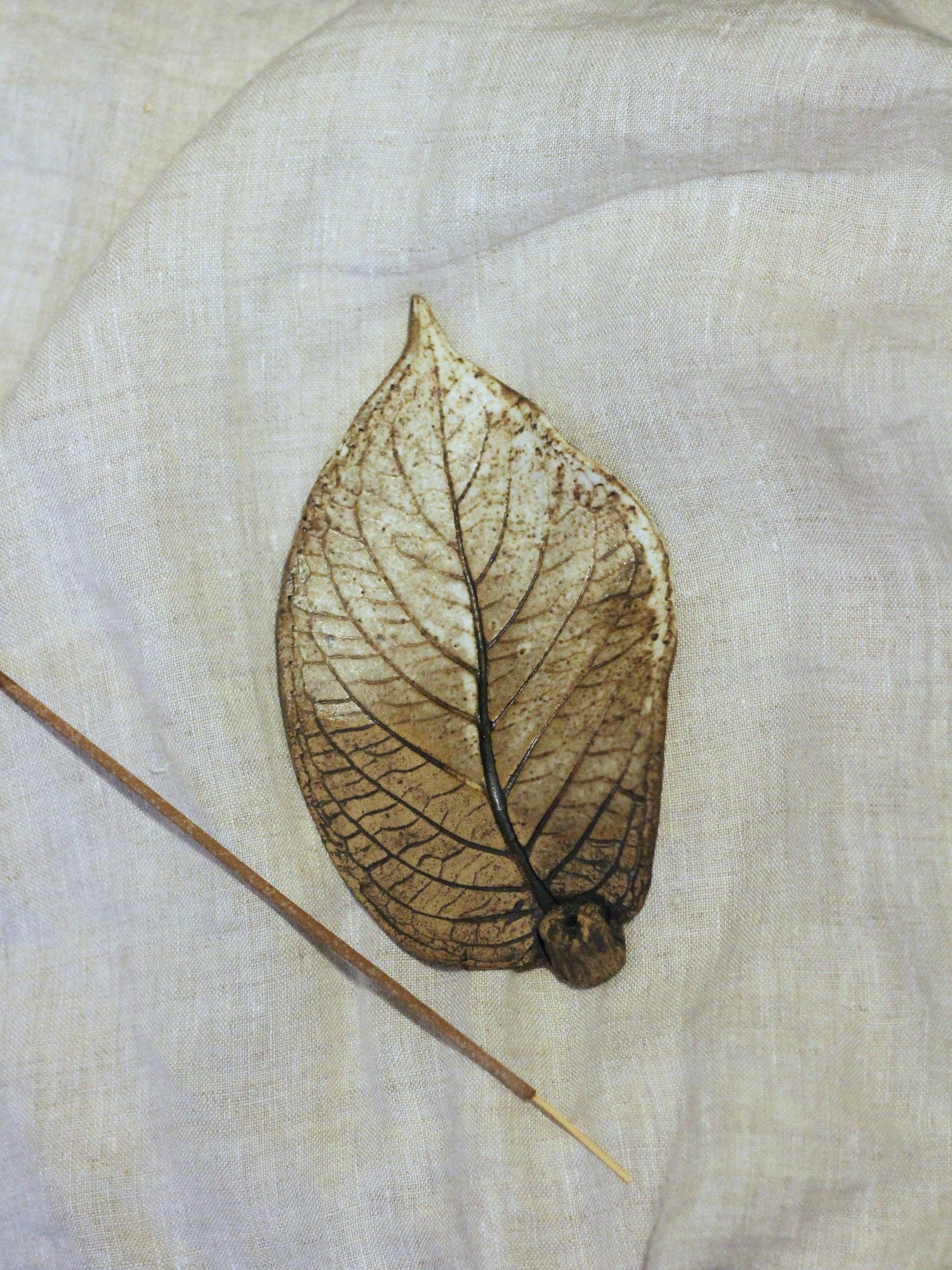 Image of Leaf incense holder no. 6