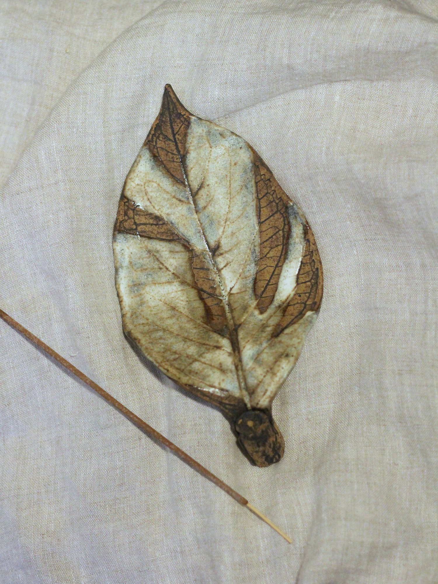 Image of Leaf incense holder no. 2