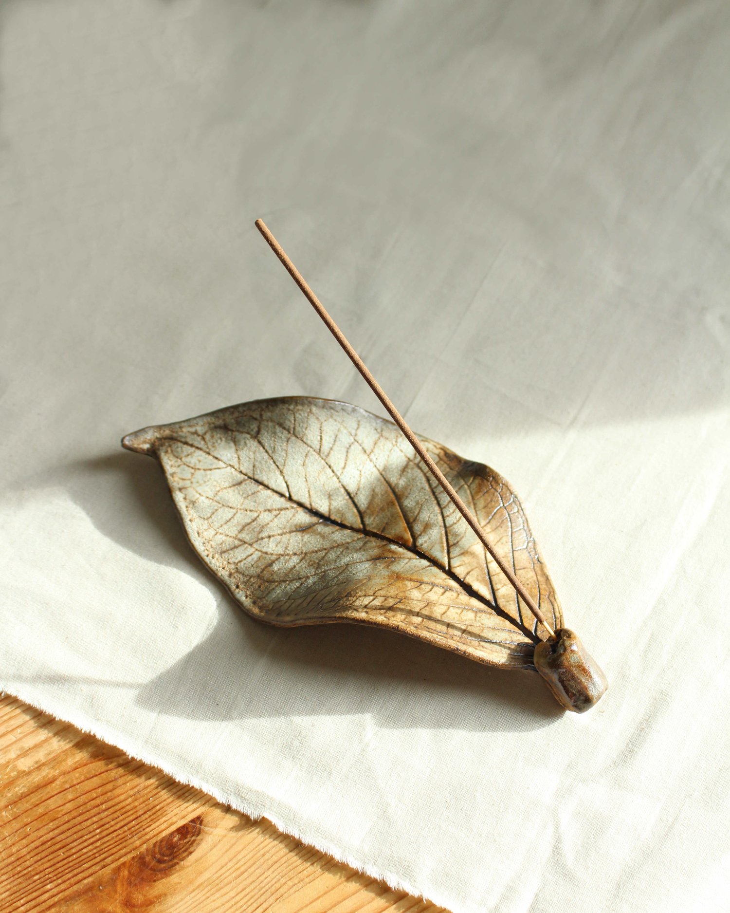 Image of Leaf incense holder no. 6