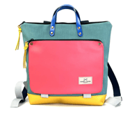 Mochila book holder cuadrada pastel