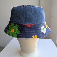 Image 7 of Reworked LÁ Reversible Bucket Hat 40s Quilt top XL 24