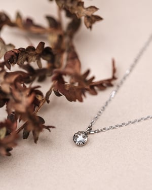 Image of 18ct White gold 3.0mm rose-cut diamond necklace