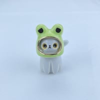 Image 1 of Gray cat with big puppy eyes frog hat ceramic figurine