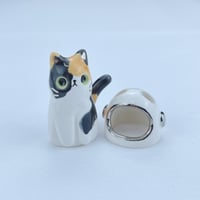 Image 3 of Calico cat with astronaut helmet ceramic figurine (white gold version)