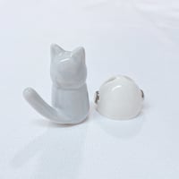 Image 5 of Gray cat with astronaut helmet ceramic figurine (helmet cover and white gold version)