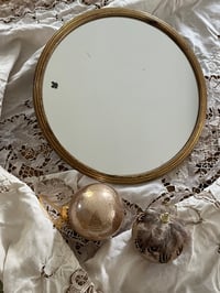 Image 3 of Le miroir rond