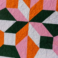 Image 4 of Floral Areta quilt 