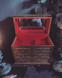 Image 2 of Jewel chest