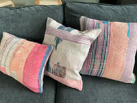 Image 2 of Coussin en Kantha 