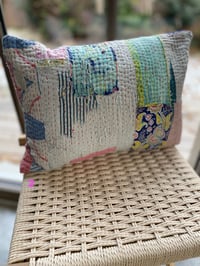 Image 4 of Coussin en Kantha Patchwork