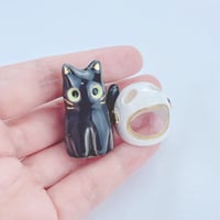 Image 4 of Black cat with astronaut helmet ceramic figurine (helmet cover version)