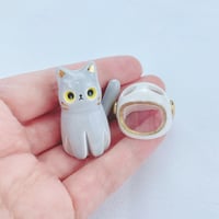 Image 4 of Gray kitty with astronaut helmet ceramic figurine (helmet cover version)