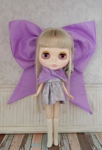 Image 1 of Mauve Bow for Blythe Doll!