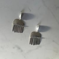 Image 1 of une earring 