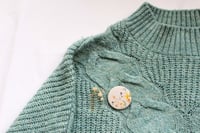 Image 3 of "Voar" I Pin