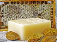Image 4 of Hair Solid Conditioner Bar ”Honey, Almond & Milk", 110 g