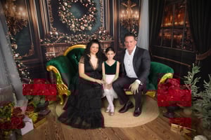 Image of 12/14/25: Christmas 24 Set (Family Sessions - NO SANTA)