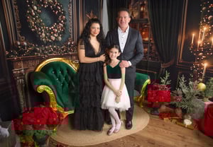 Image of 12/14/25: Christmas 24 Set (Family Sessions - NO SANTA)