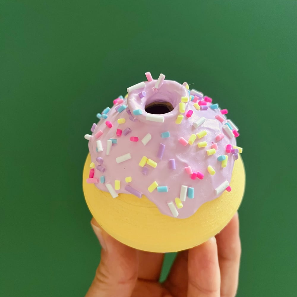 Image of Iced Strawberry sprinkle pot 