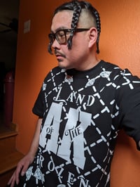 Image 5 of LoTF-Shirt+Shorts+FlipFlops