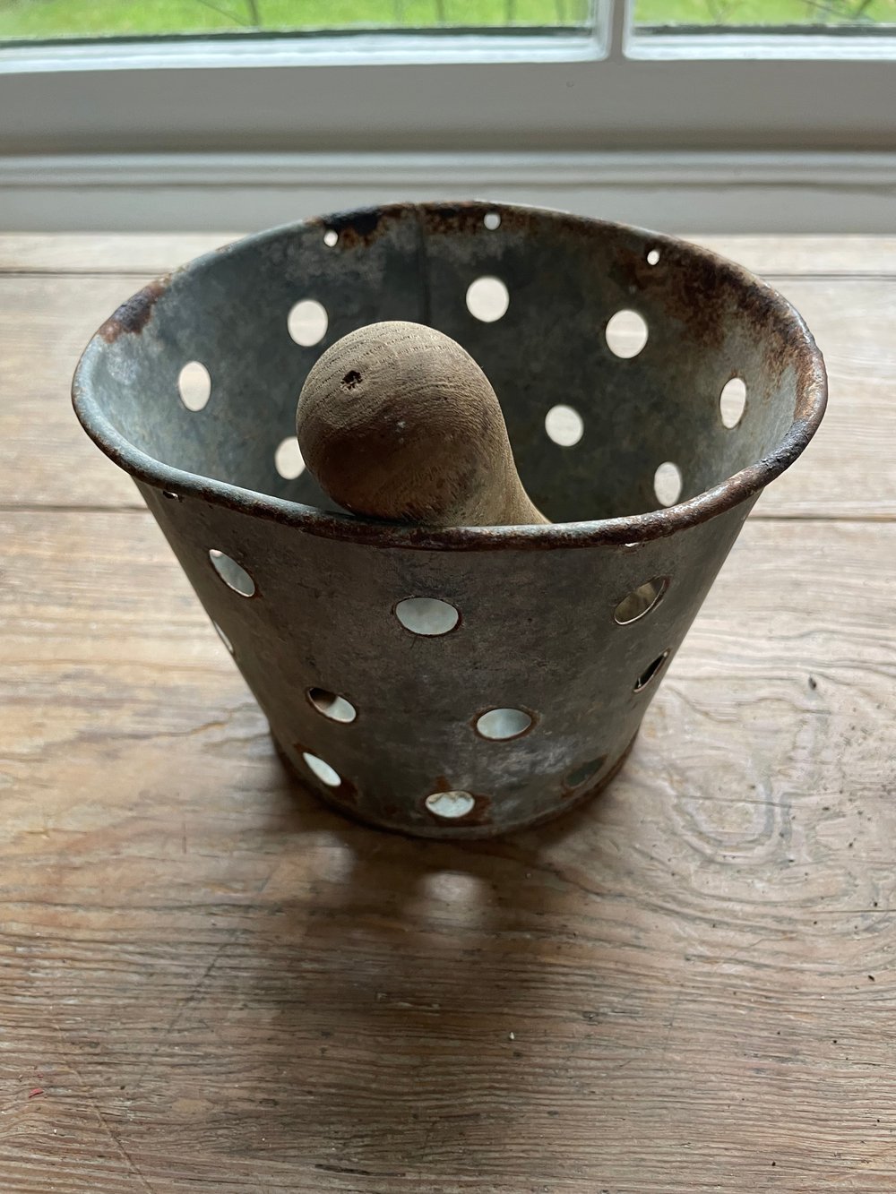 Image of Zinc Pot 