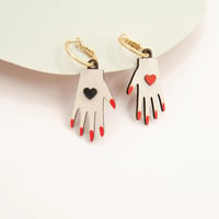 Image 1 of Pendientes de aro Hands with a heart de Materia Rica