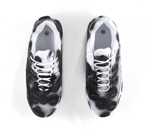 Image of NO EYES PLUS SNEAKERS