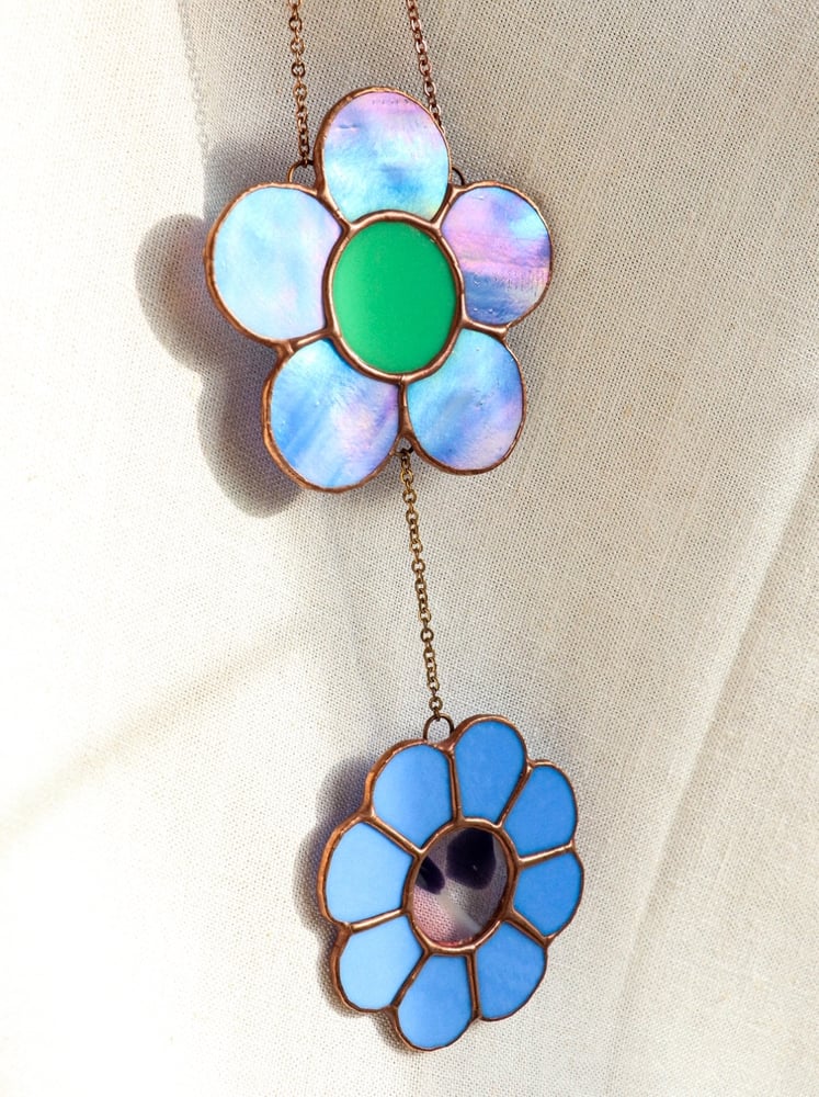 Image of iridescent Flower chain