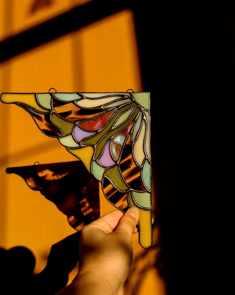 Image of Groovy window edge