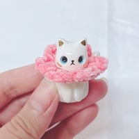 Image 3 of B graded with discount price crochet flower white cat ceramic figurine