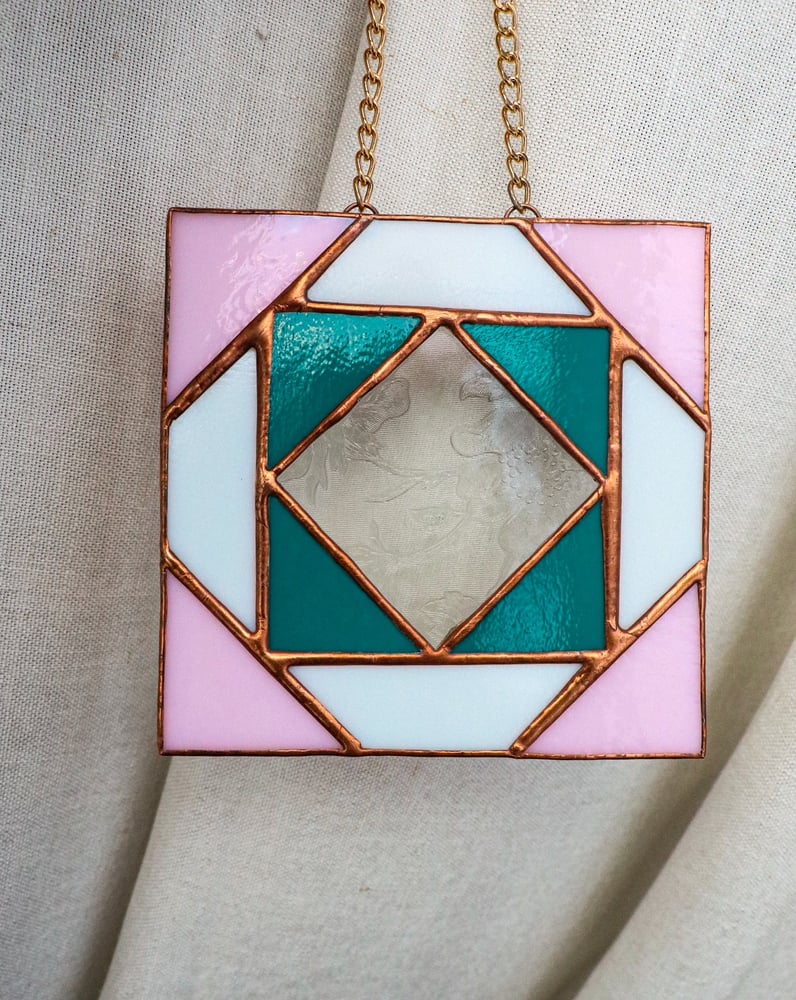 Image of Floating square quilt