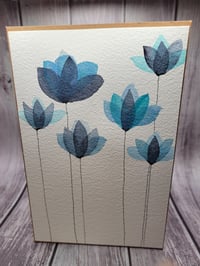 Image 3 of Les Fleurs