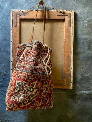 Image of carpet bag - no .08