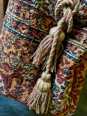 Image of carpet bag - no .08