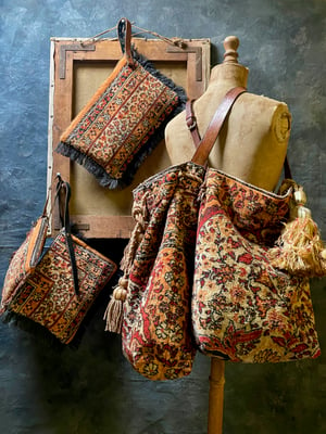 Image of carpet bag - no .08