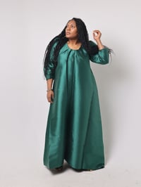 Image 5 of QUEEN  DRESS  CROPED SLEEVE (GREEN)