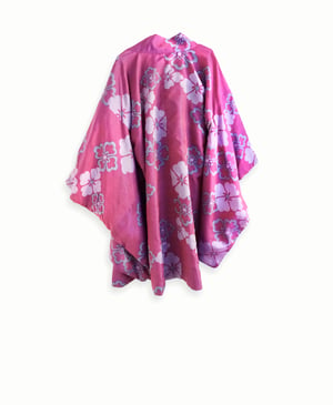 Image of Kort kimono dame af pinklilla silke m. sakurablomster - vendbar