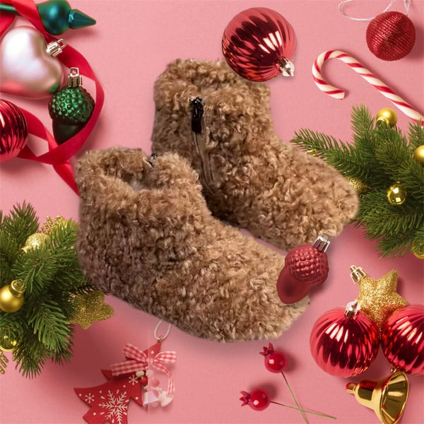 Image of Fuzzy boots 