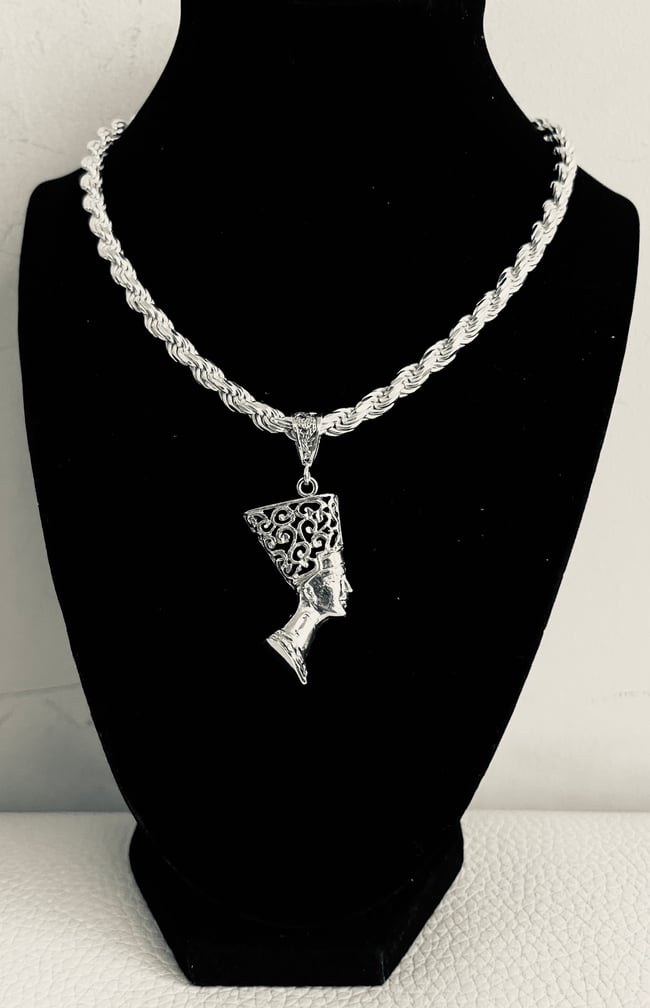 Empowered Queen Pendant/Rope (925 Sterling Silver)