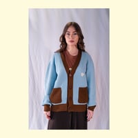 Image 3 of Il Cardigan azzurro