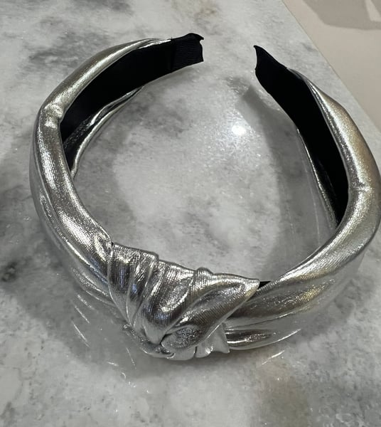 Image of Silver metallic head