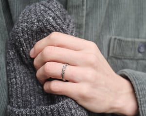 Image of 18ct White Gold, 4mm Laurel Leaf carved ring.