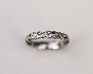 Image of 18ct White Gold, 4mm Floral Carved ring