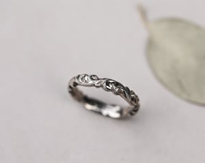 Image of 18ct White Gold, 4mm Floral Carved ring