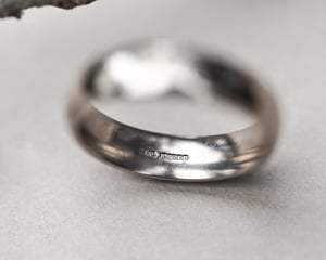 Image of 18ct White Gold, 5mm, Plain ring.