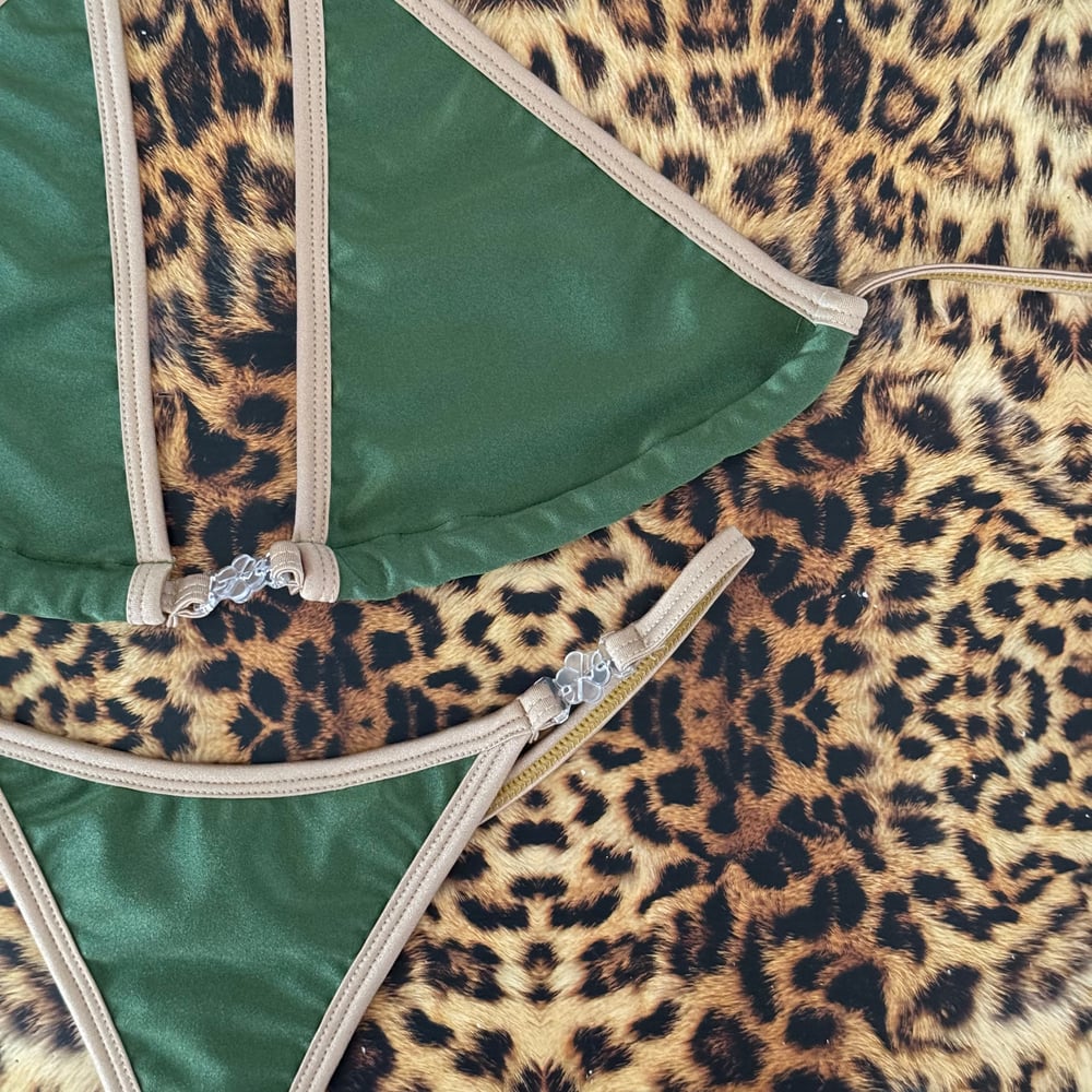 ଘ(੭*ˊᵕˋ)੭* ੈ♡‧₊˚ small classic g bottoms & xlarge midi cup