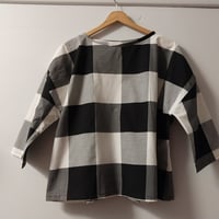 KylieJane Swing top -b/w giant check